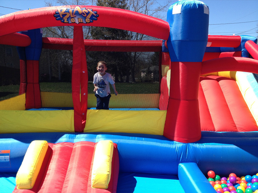 Blast Zone Misty Kingdom Bounce House and Water Slide