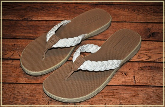 sperry flip flops