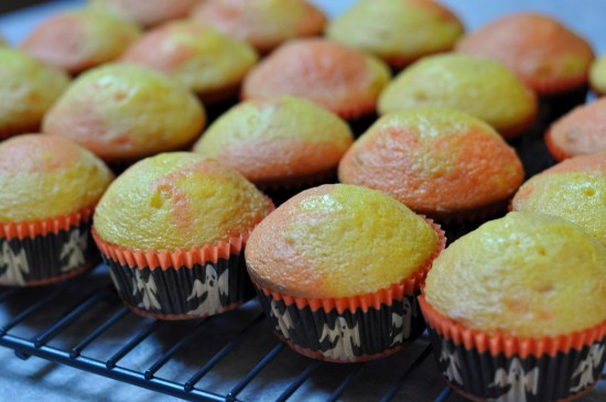 two tone halloween cupcakes