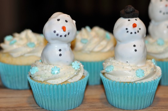 Snowman Cupcakes Oreo Truffles #HolidayAdvantEdge