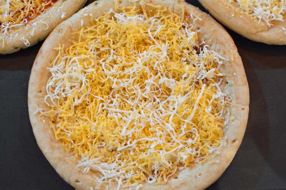 how-to-make-bbq-chicken-pizza