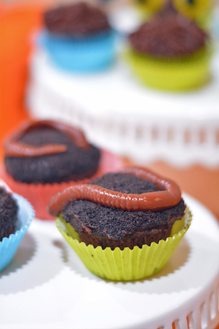 gummy worm cupcake