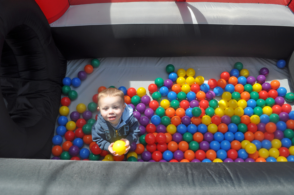 Blast Zone Rock Crawler ball pit