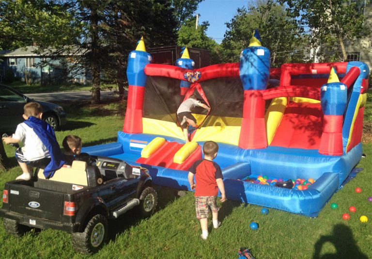 Summer Fun With the Blast Zone Misty Kingdom Bounce House and Water Park
