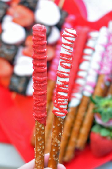 Valentine's Day Chocolate Covered Pretzels 2