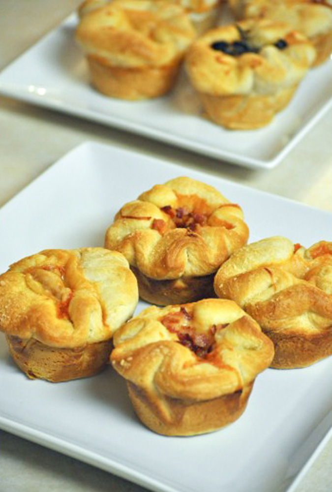 Garlic Parmesan Pizza Cups