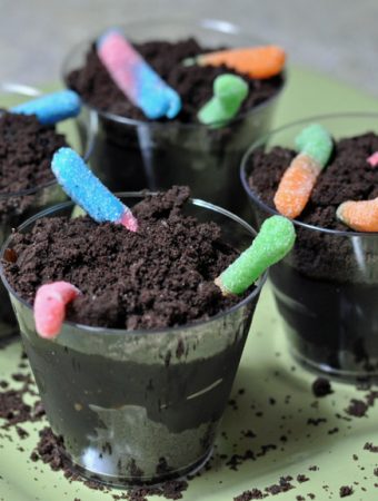 Dirt Cups With Gummy Worms