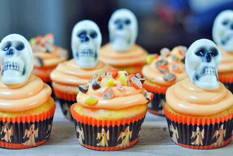 Reeces Pieces Halloween Cupcakes