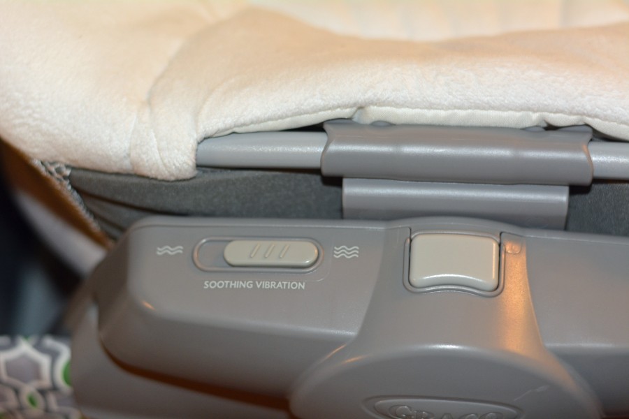 MustHave Baby Gear Graco Pack 'n Play Playard Nearby Napper Mommy