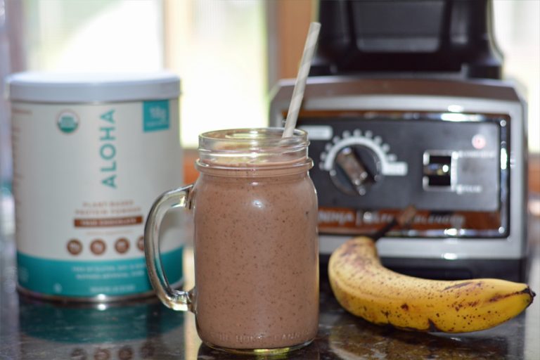 Eat Pure. Be Powerful. Chocolate Banana Protein Smoothie