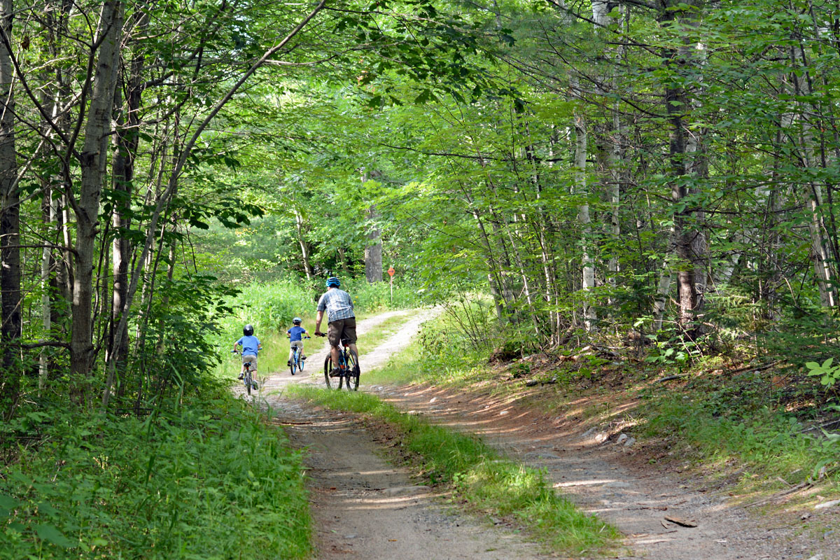 things to do in vermont - family bike ride