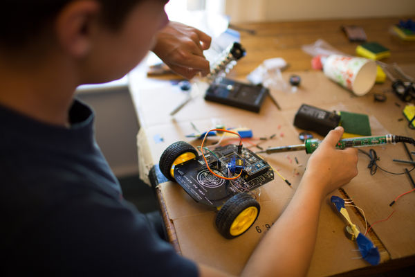 Spark Curiosity & Build Confidence at Summer Camp