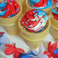 red white and blue cupcakes