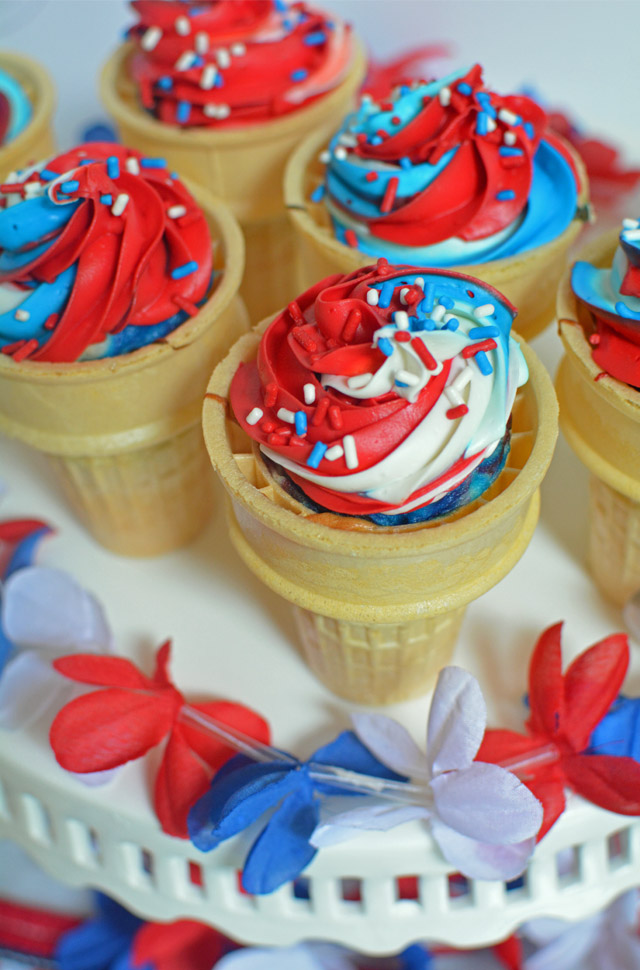 red white and blue cupcakes