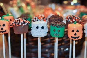 How To Make Halloween Marshmallow Pops - Mommy's Fabulous Finds