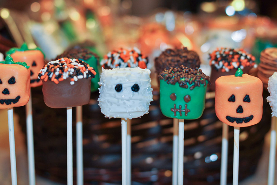 57 Halloween Cakes, Cupcakes, and Cake Pops Recipes - Hostess At Heart