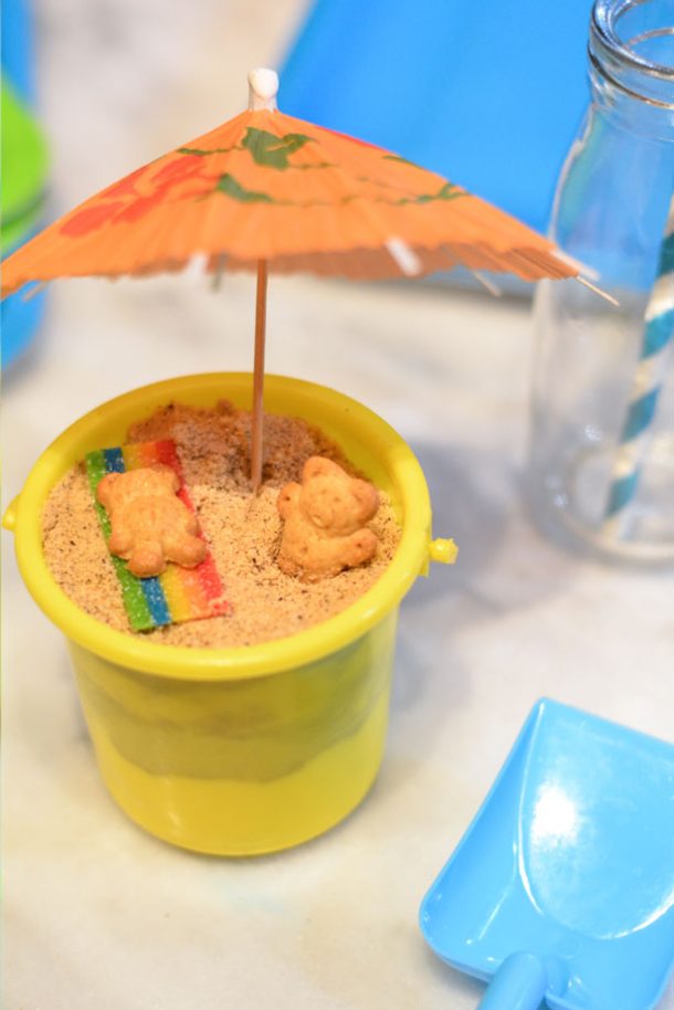 mini beach pails filled with pudding