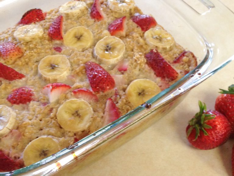 Baked Strawberry Banana Oatmeal
