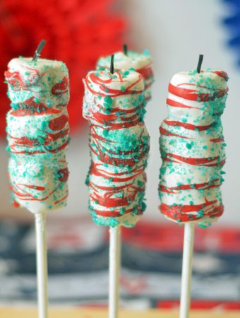 4th of July Marshmallow Pops with Pop Rocks