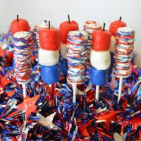 4th of july marshmallow pops