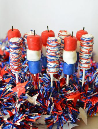 4th of july marshmallow pops