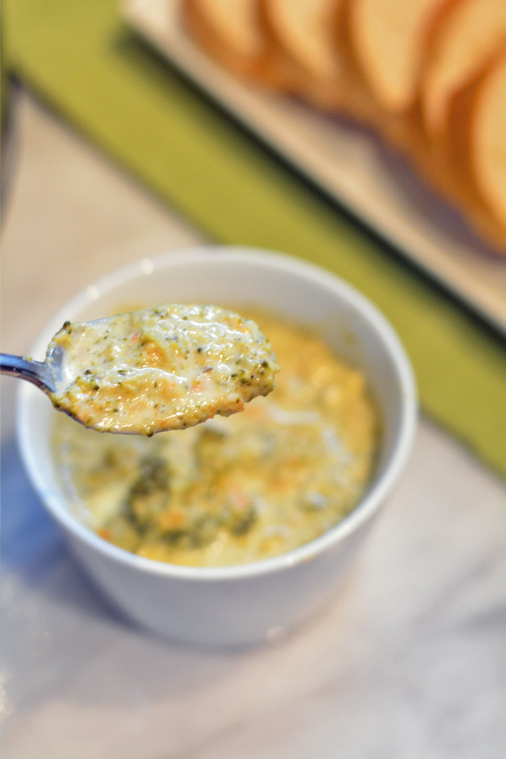 Crockpot Broccoli Cheese Soup