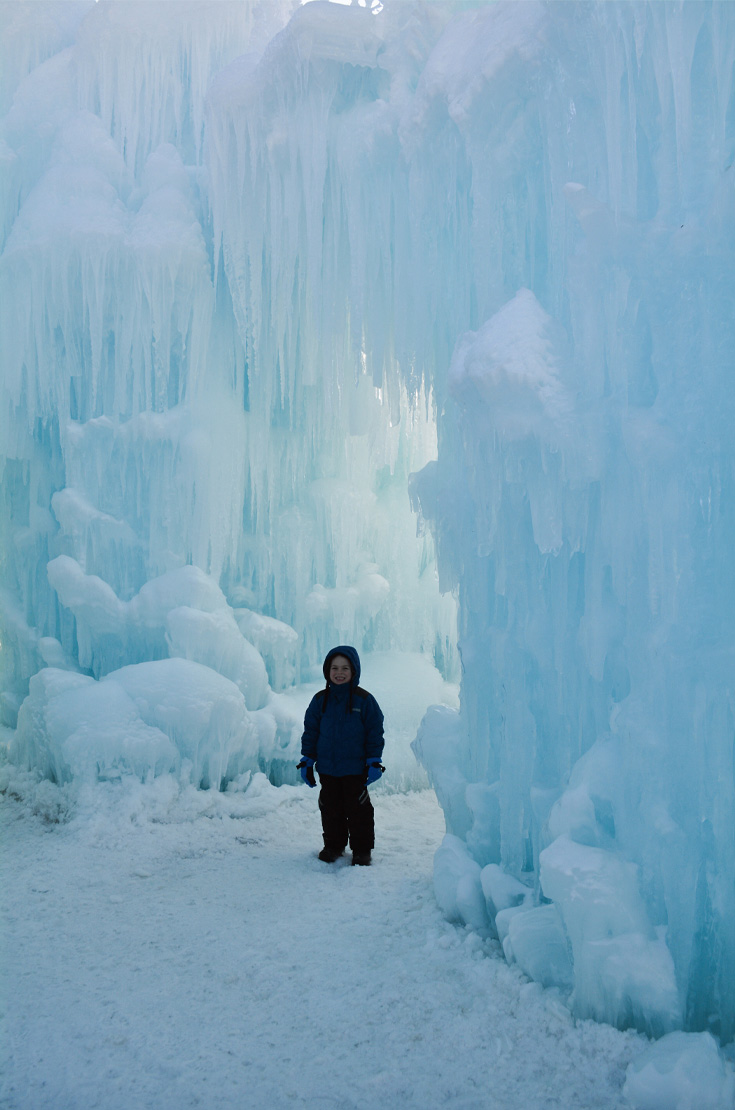 ice castles woodstock new hampshire