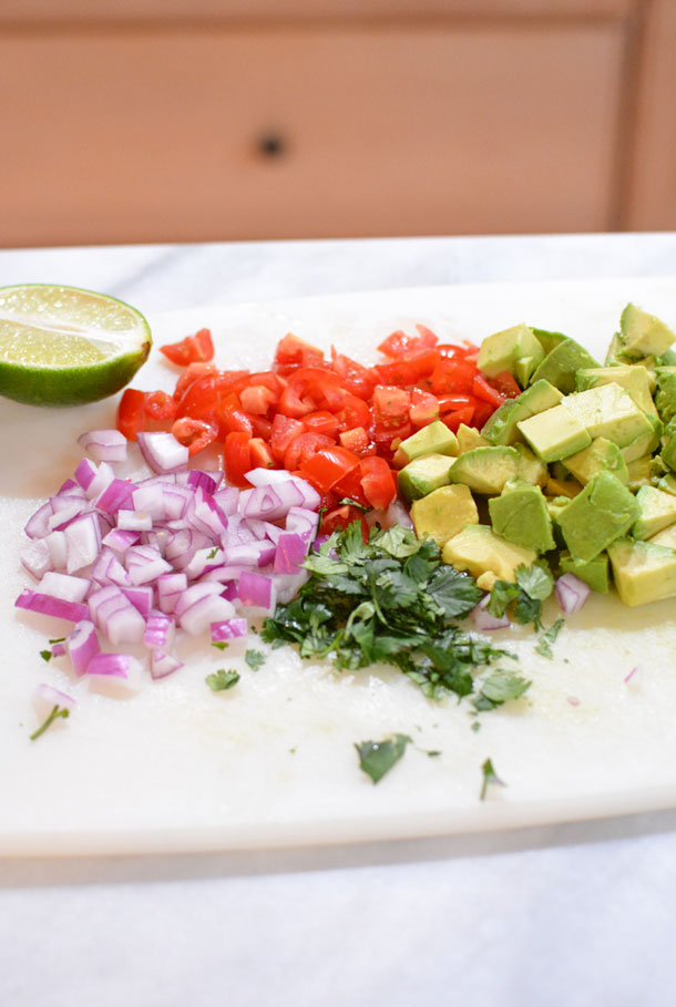 5 minute avocado salsa toast