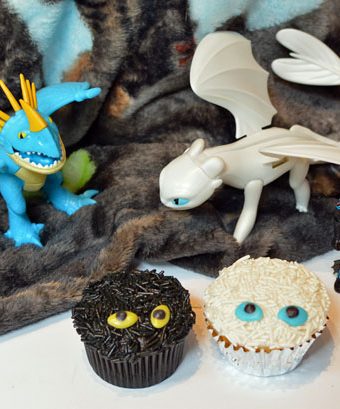 How to Train Your Dragon light fury cupcake