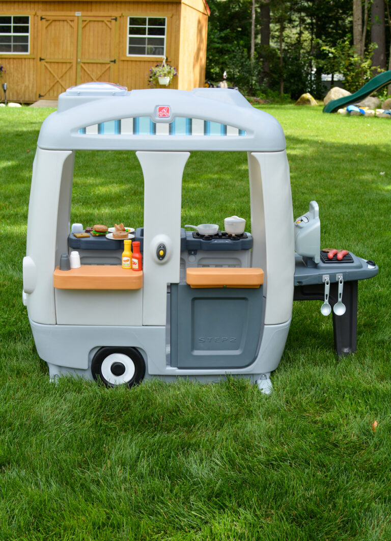 Step2 Stack 'n' Stay Cooking Adventure Camper