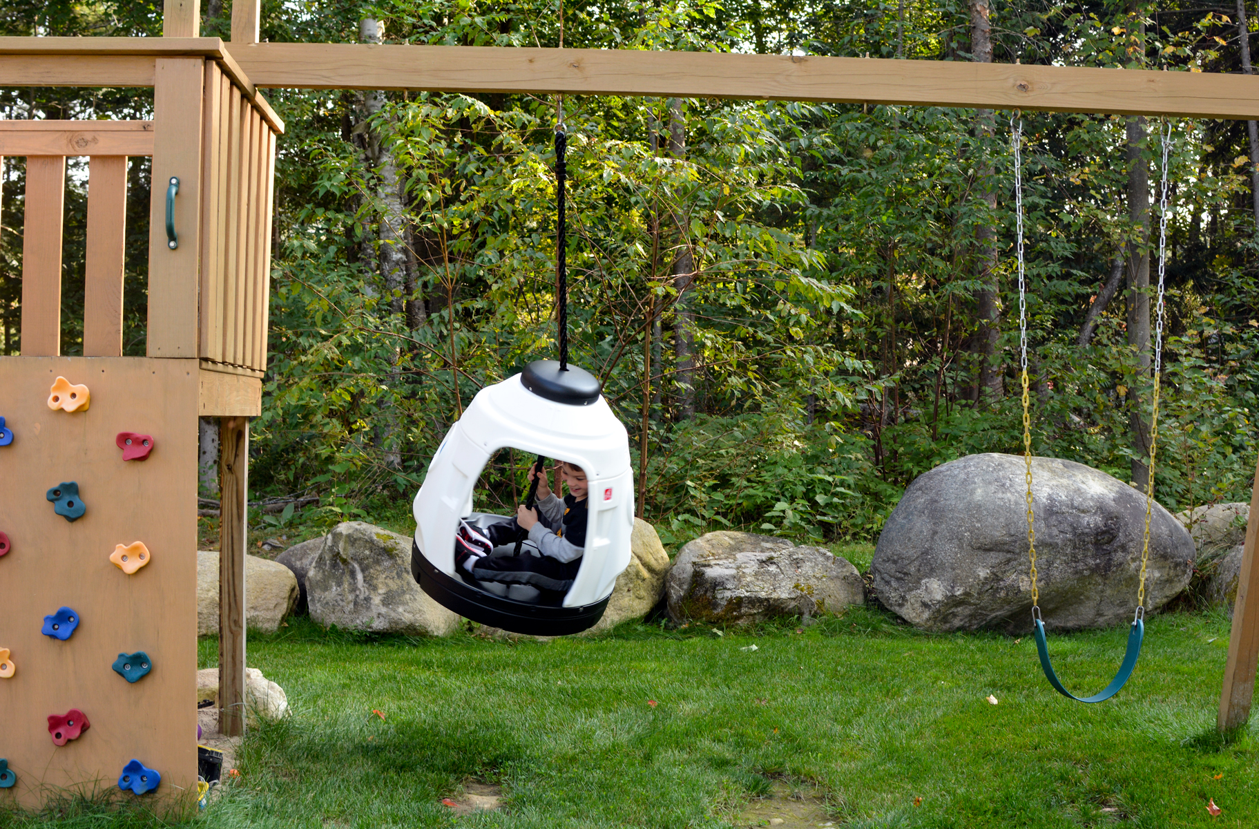 step2 space capsule on swing set